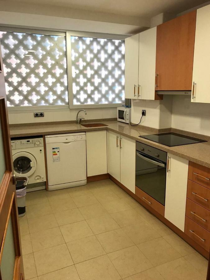 בנידורם דירות באזור פארק דל אייגרה, בגודל 100 מר, עם 3 חדרי שינה ו- 2 חדרי רחצה פרטיים מראה חיצוני תמונה